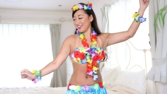 Shake your hips to the limit! Enchanted erotic dancer