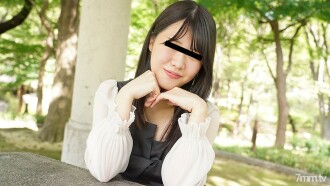 在第一次拍摄时紧张的女演员的蛋中出道