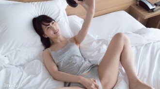 Ang Shaved Girl's Selfie Vagina Iki Masturbation / Sora
