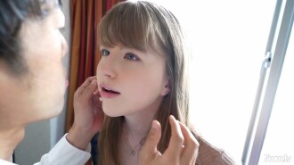 Schöne blonde Frau mag SEX / Juni