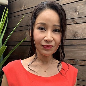 茜