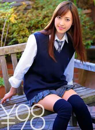 [優點] 美麗的女孩 Maho-chan 的首次亮相。 Maho-chan 第一次插入緊張感時感覺很好。一條腿向後站立，您可以從傳教士的姿勢插入自己。吹了很多愛汁，退後一步。從傳教士位置的高速活塞，人生中第一次大規模面部射液和第一次清潔口交 Maho Uruya