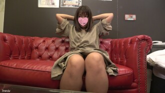 [Si Saki-chan, na mahilig sa torture at may maitim na balat, ay patuloy na pinaputok ng vaginal cum sa kanyang puki na napakarahas]