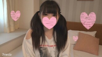 ★ Aussehen ☆ Zwillingsschwanz pralle vollbusige Lori-Tochter Lara 19 Jahre alt ☆ Empfindliche vollbusige Nippel ♥ Erster Squirting mit elektrischem Massagegerät ♥ Speichelblasen ♥ Raues Kinn in rasierter Fotze ♥ [Persönliches Shooting] * Mit Vorteilen!