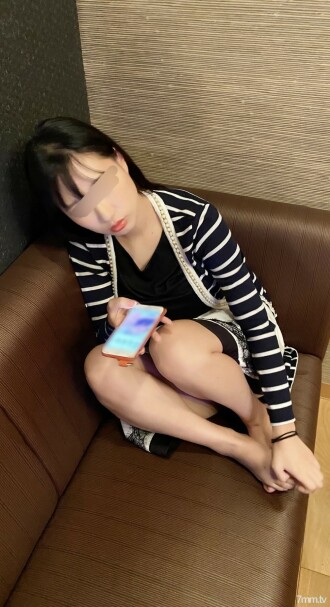 Trong một thời gian giới hạn [Không bị kiểm duyệt] Tôi bất ngờ quay máy ảnh vào một cô gái trẻ ngực khủng G-cup và nó thực sự rất điên rồ. (35 phút)