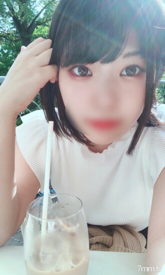 【Oyaji的第一次奇闻趣事挑战】与男友分手并回应奇闻趣事的20岁爸爸活跃女孩。