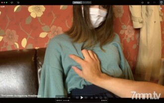 [Komplettes Amateur-Echtvideo Nr. 28] 18 Jahre alt, der beim letzten Mal sehr beliebt war! Es ist eine problematische Arbeit des ersten vaginalen Abspritzens (Last-Minute-Verhandlung) "vor dem Freund". FC2-PPV-1409210
