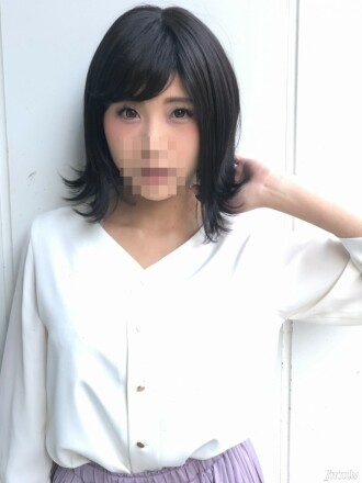 [第一槍，外觀，第一次陰道射液，未經審查] 19 歲努力成為偶像 緊張和混亂的第一次陰道射液
