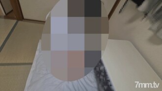 【個人拍攝】讓朋友前輩勾引我的苗條美女老婆，在她老公面前中出她。