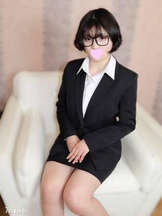 유리카 19세 아이돌 평 0 비슷한 미소녀 취활생! 정장을 벗으면 날씬한 몸에 E 컵 아름다움 큰 가슴! 낯가림으로 끌어들여 사안인 미소녀에게 씨앗 붙여 질 내 사정!