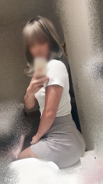 (Outflow) * Zeitlich begrenztes Angebot [Schönheitsbehandlungskurs für Männer] Prickets Gal Lisa zum 2. Mal! Glatte Taillennutzung eines schlanken Mädchens, dessen Hintern zu erotisch ist. Intensiver Sex mit wackelndem Arschfleisch.