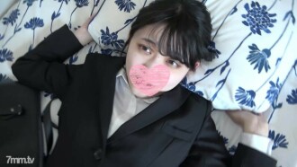 Yumi-chan, uma linda garota de classe idol que é uma apresentadora de estação local. Ela desmaia em agonia em um traje de recruta desconhecido. Uma grande quantidade de ejaculação feminina e duas grandes quantidades de esperma vaginal são feitas de uma pequena boceta.