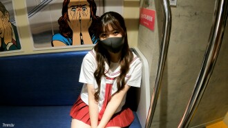 [Femmes jusqu'à récemment] Miyu-chan, 18 ans, et sa première expérience en train de faire une pipe, un jeu d'écureuil brut avec une lotion visqueuse dans un maillot de bain coquin!