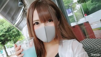 Pukulan pertama! !! Nombor terhad! [Tidak ditapis] Panggil gadis papan tanda yang bekerja di sebuah kereta dapur popular di jalan-jalan di Tokyo dan merangkap di dalam dua kali! !! (Filem cereka)