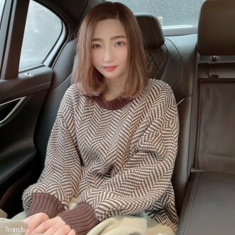물총 뿜는 미인 젊은 아내와 차내 불륜! 혀에 얽히는 정도의 정자를 내고 '고쿤' 클리토리스를 만지는 것만으로 흩날리는 조수로 차내는 물썰매에