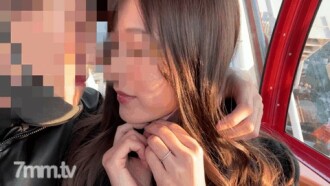 *Apenas por tempo limitado* [Crazy squirting♡] Uma jovem esposa passeando em Tóquio em uma viagem de garotas. A deliciosa e intensa torta cremosa Yaba semeada de Ikemen [documento Wannai] FC2-PPV-2732271