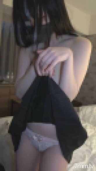 Hanggang bukas, "# 33" underground idol with divine milk F cup. Ang isang malaswang ekspresyon ay umusbong na may pambihirang sensitivity. Raw vaginal cum shot sa likod ng ari ♡ Damdamin sa isa't isa ♡ FC2-PPV-2770957
