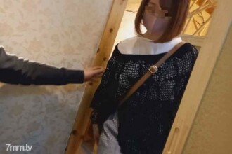 [Indivíduo] Esmague a esposa que te chamou em casa. Sentindo-se fraco, mas firme, derramando o suco de outras pessoas