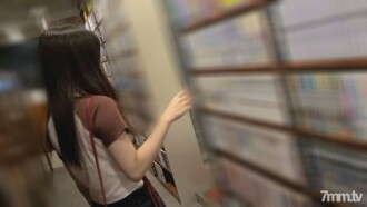 *週末限定 *Mankitsu 與身材苗條的白皮膚女服務員約會。一個大雞巴被插入一個私人房間的敏感身體。你能忍住你的聲音嗎？