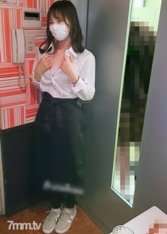 [1st anniversary terobosan edisi terbatas 1980pt] Creampie selama pekerjaan paruh waktu di toko karaoke JD yang menyerupai Megumi Toda.