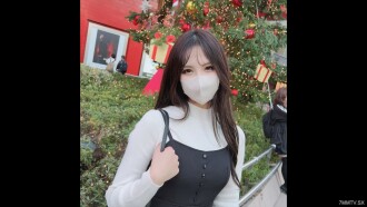 初撮影！！12/21まで限定【無修正】某化粧品メーカー勤務の美容部員の着替え中勝手に試着室を覗き込むと・・・見てるだけでは我慢できず僕の宿泊先に連れ込み２回中出し！！ 