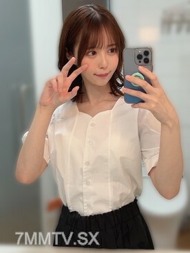 [Overwhelming No. 1] "Japan's cutest university student" shocking "real" advent. Pill-less creampie sex video. -Completely original-