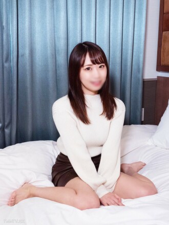 Rei, une étudiante innocente avec une belle apparence, est tellement excitée qu'elle a une érection. Autorisation spéciale pour la production secrète et la dernière éjaculation vaginale massive