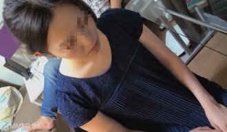 [Individu] Sexe féminin arrogant exposé à l'extérieur 