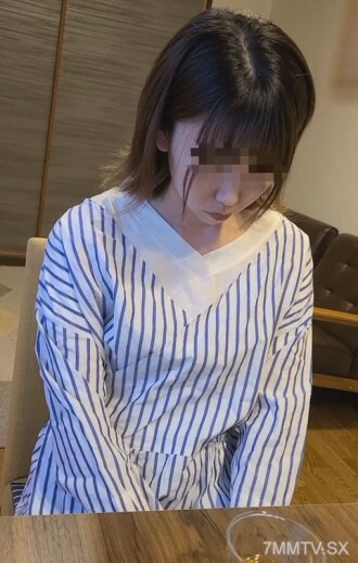 [Personnel] Une vieille dame calme et calme prend soin d'être forte et de céder au creampie qu'elle désire 