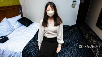 Một thiếu nữ chối bỏ thế gian, nội tâm nhỏ nhen, không bộc lộ.