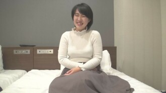 Tiga pemikiran tentang pernikahan anak keempat, istri dan anak creampie. ``Ini pengobatan luar negeri pertamaku, tapi aku punya anak keempat, jadi menarik.'' Lanjutan serial Parents 18 tahun [Koleksi Pribadi] ZIP berkualitas tinggi