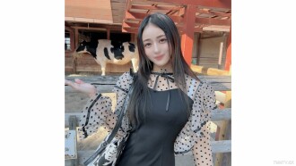 Vòng đầu tiên thành công! ! Thời gian có hạn 3 ngày! ! Một người phụ nữ có bộ ngực lớn, khuôn mặt dễ thương, mê hoặc và ham muốn tình dục rất mạnh mẽ... Cô ấy có ham muốn tình dục phơi mình ra ngoài trời, ngồi trên người một người đàn ông, la hét và xuất tinh một cách khoái cảm! ! 