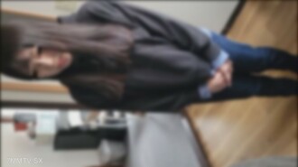 Eine einsame Frau, unfähig, etwas zu tun. Auf das Land wurde verzichtet und die Zahlung wurde geleistet, und es stehen andere Methoden zur Verfügung, um die körperliche Verfassung zu verbessern ...