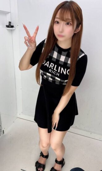 [Bagian 1] Lima gadis cantik berpenampilan pelayan dengan suara dan gerak tubuh yang imut berfoto kenangan di bilik foto, memperlihatkan celana dalam mereka♥ Nikmati ciuman panjang dan dalam sambil membelai payudara mereka yang masih muda dan montok.