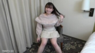 四種狀態下的應用。店裡一個18歲的店員，還有一對可愛的書。情況如何？