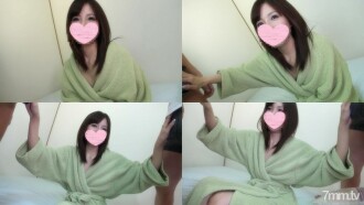 Honoka-chan, penjual kosmetik kecantikan super, dipermainkan oleh dua pria dan melakukan dua kali cum shot vagina 3P berturut-turut! 【selfie】