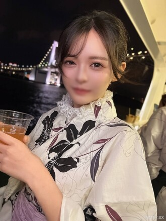 Demam super! Yukata yang ceria dan bejat di malam pertengahan musim panas sama gilanya dengan ini, efek visualnya paling kuat, dia memiliki payudara yang indah, seorang mahasiswa berusia 20 tahun, kue beras minyak besar dengan penis merah bubuk dan kue gemuk besar “Ran Ran”
