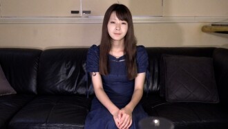 【素人初拍】Nodoka（18岁）160cm 43kg D罩杯，令人望而却步的花。她的乳头超级敏感，所以我把目光锁定在了她身上。她被玩弄的样子很可爱，所以我把一条中年男子刚脱下的内裤盖在了她的脸上。