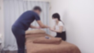 Diskon setengah harga hingga 19 Oktober! [Gratis/Namahame] Seorang wanita cantik berusia pertengahan dua puluhan dengan rambut pendek datang ke toko. Saya terpesona dengan rambutnya yang sangat alami!