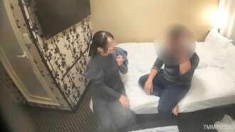 干净、白皙的皮肤、苗侨的处女之身和原始的性行为。臀部的动作完美。 | FC2电子市场