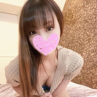 【未删减版】一位身穿黑色紧身连裤袜迷你裙的顶级按摩女郎，被一台能让人体验到近乎高潮的造人机器灌精！