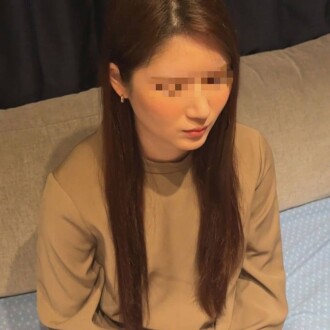【个人】一位拥有混血特质的前模特儿。由于怀孕四个月，她的工作量大幅减少，并且拖欠了工资，但她无法摆脱过去辉煌时期遗留下来的傲慢态度。她正在公开展示自己坚不可摧的精神力量。