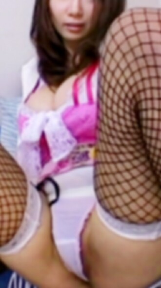 【業餘影片/特價】一位身材豐滿的女教師（20多歲/I罩杯）在社群媒體上引起熱議，影片中她被猛烈射精。這位因勾引男性而被解僱的美麗女教師的獨家家庭性愛影片。
