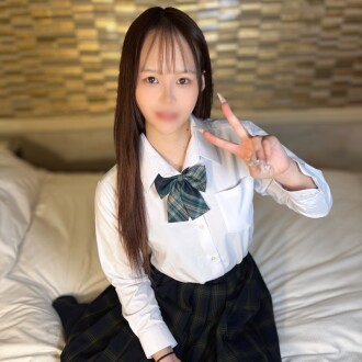 [Nur 5 Tage im Angebot!] [Der Zauber eines langhaarigen Mädchens mit einem flüchtigen Lächeln, das dich verzaubern wird] Die 18-jährige Hitomi, mit ihrer göttlichen Figur, vergießt Tränen! Ihr erstes Mal erlebt sie einen Orgasmus mit einem gewaltigen Samenerguss von einem über 20 cm langen Penis – und wir haben alles auf Kamera festgehalten.