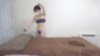 ♡Moitié prix jusqu'au 21 juin ! [Sans éjaculation] Une étudiante menue, très mignonne et un brin espiègle est venue après avoir reçu un e-mail annonçant l'arrivée de nouveaux appareils de massage. Une fois de plus, elle a demandé un massage à l'huile plus long.