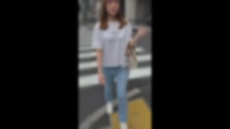 [Private Shoot] A young wife who works as a nail artist. She gets scared of a tough-looking man and does whatever he says until the end...
