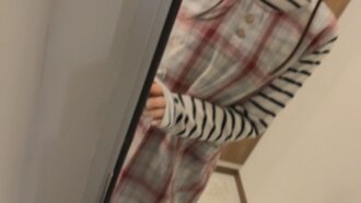[Private Photoshoot] The younger sister of a certain mahjong pro. Unlike her older sister, she's drowning in debt? Unable to repay her debts, she shows up at his house.
