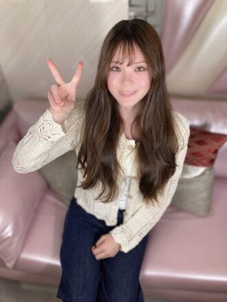 170 minutes de vidéo au total [L'Ange Amateur x Belle Russe Mi-Japonaise ♡] Meisa, une jeune fille russo-japonaise de 18 ans, est encore inexpérimentée et son innocence est irrésis...