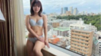 [Pengambilan Gambar Pertama] Seorang gadis 19 tahun dengan penampilan bak idola. Dia melakukan apa pun yang saya suruh. Beberapa orgasme dan kejang selama hubungan seks 3P yang intens. Rekaman mengeju...
