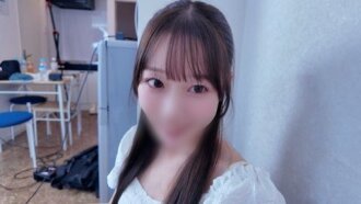 【無射精，大量射精】名人堂 SSS 級白皙清純的 19 歲少女 Yui-chan。一位剛出獄、擁有巨根的五十多歲男子對她垂涎已久，並用大量的濃稠精液灌滿了她緊緻粉嫩的陰道……